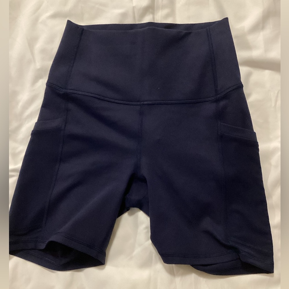 Fabletics On-The-Go Ultra High Waisted Shorts 6” Sz Small Deep Navy